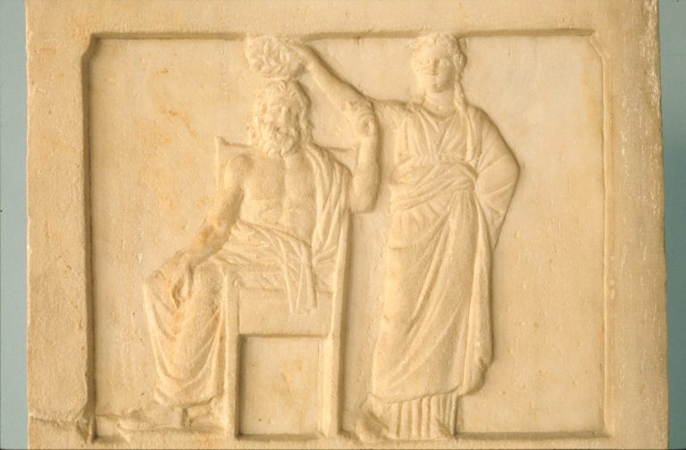 Demokrácia istennő megkoronázza Démoszt, az athéni népet (i. e. 337 k.)